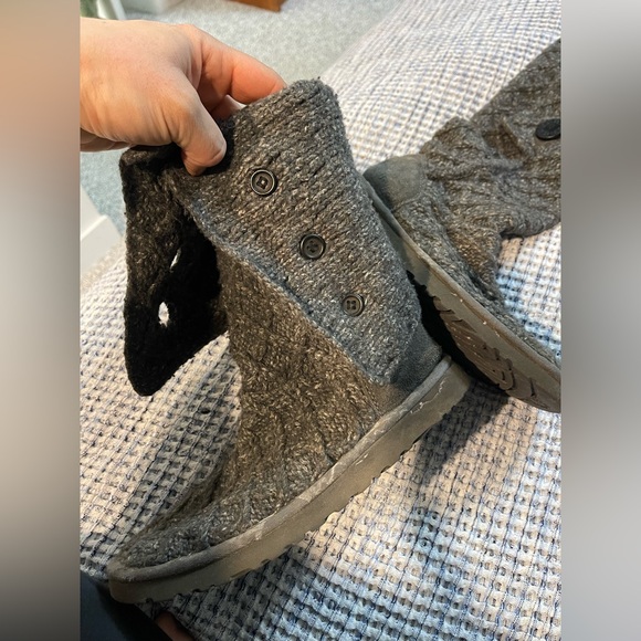 Ugg Classic Cardy Boot - Picture 9 of 11